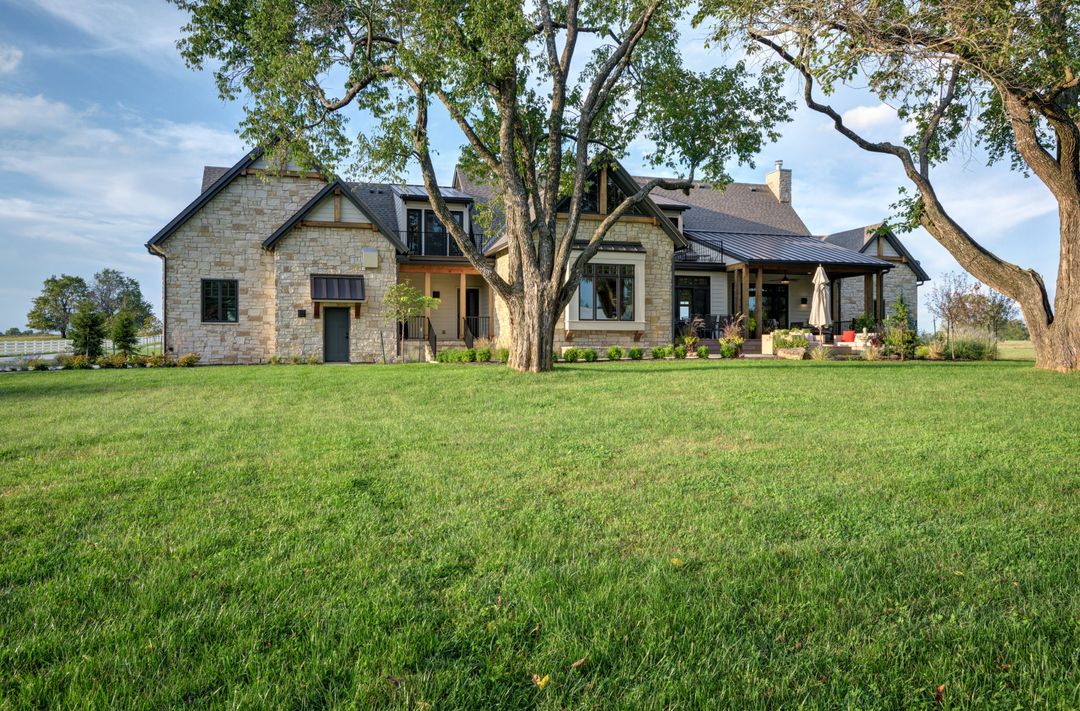 Custom Homes - Homoly Design + Build - KC Area Custom Home Builder